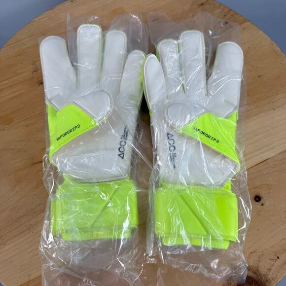 Size 9 - Nike Vapor Grip3 Goalkeeper Gloves Volt Black Soccer Goalie HQ0304-702 - Picture 2 of 7